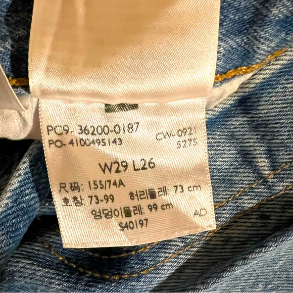 Levi’s - Picture 4 of 5